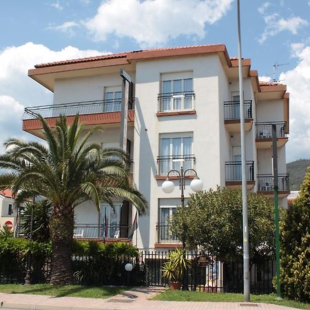 Residence Colibri Family & Bike Loano Exterior foto