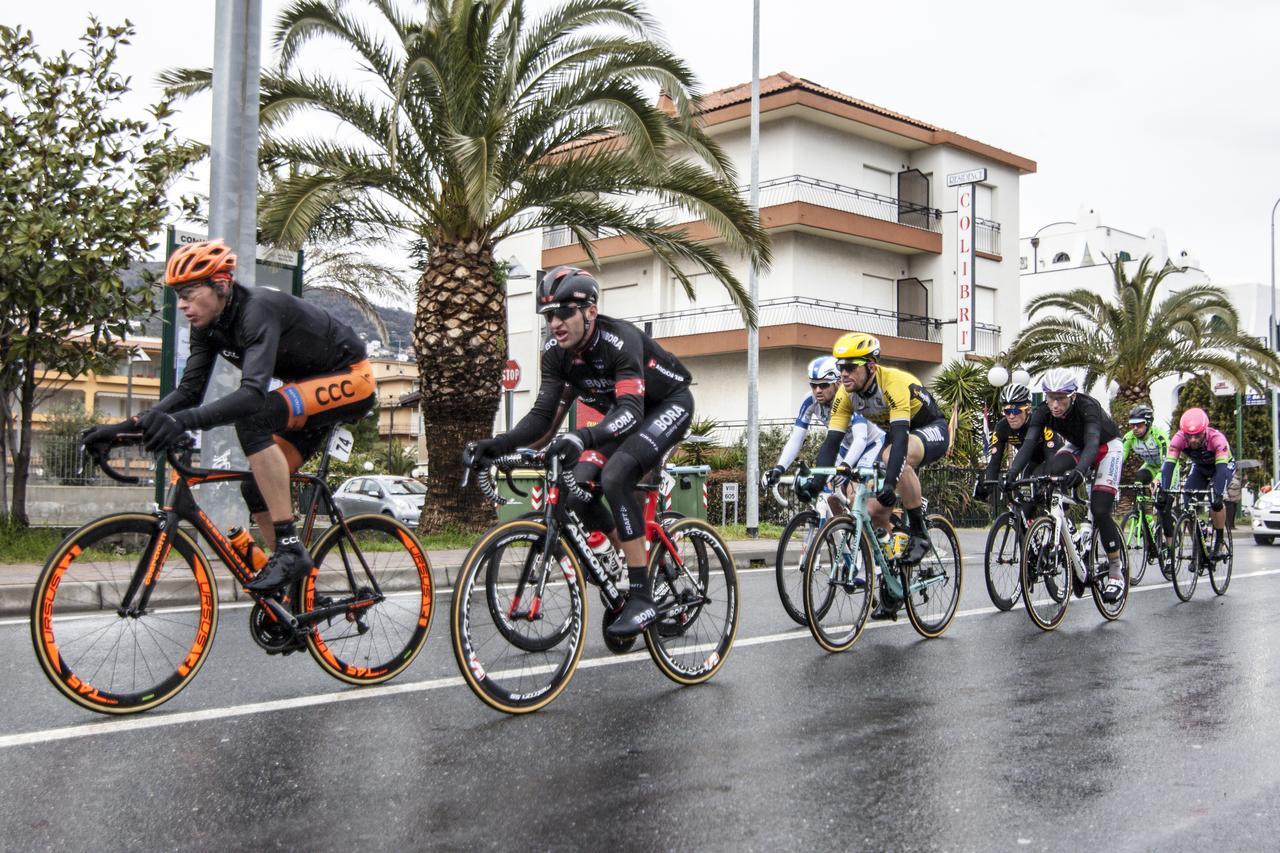 Residence Colibri Family & Bike Loano Exterior foto