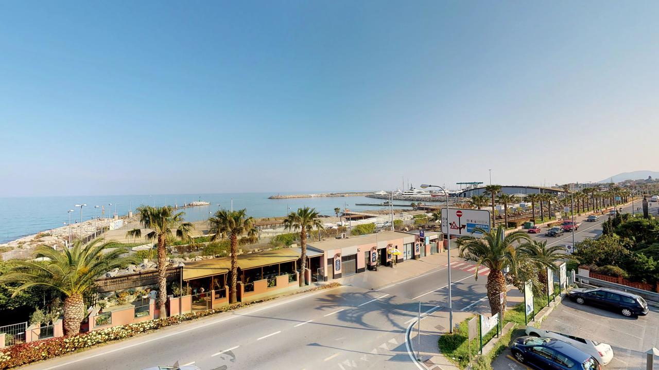 Residence Colibri Family & Bike Loano Exterior foto